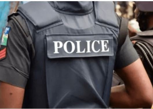 Man heartbroken after discovering policewoman he’s dating has 3 other boyfriends